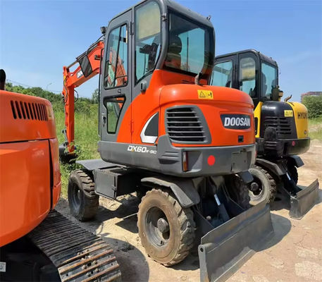 الكورية الأصلية المستخدمة الحفرة الصغيرة دوسان DX60W-9C 6 طن حفرة عجلة صغيرة