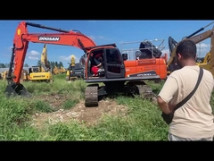 الحفرة الكورية الأصلية المستوردة Doosan DX300LC، 30 طن الوزن التشغيلي، 0.64-1.75m3 دلو، 151k